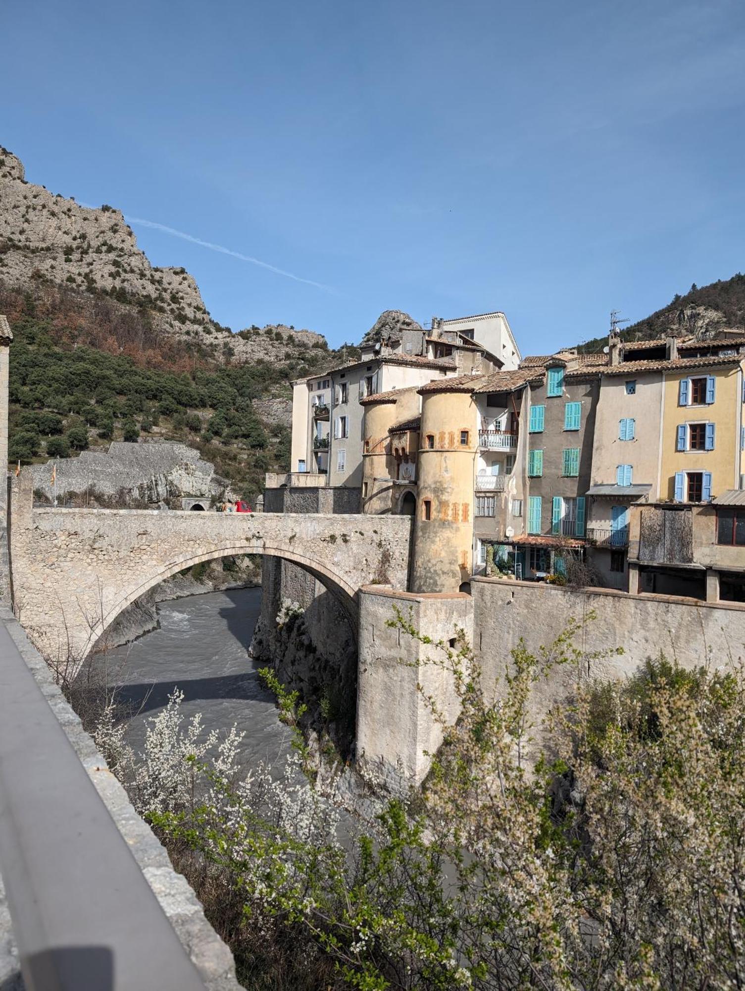 Appartement Duplex "La Belle Vue " à Entrevaux Extérieur photo